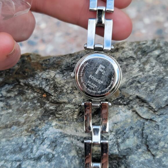 Vintage Watches Fossil F2 ES-9094 Blue Dial Women's Link Bracelet Watch - Picture 4 of 10